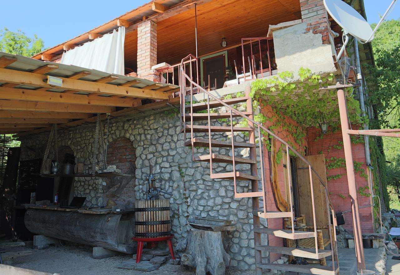 Chateau Dio Ambrolauri Exterior foto